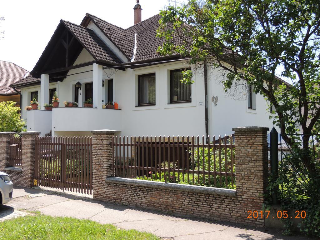Eszter Apartman Eger Zewnętrze zdjęcie