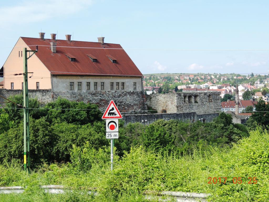 Eszter Apartman Eger Zewnętrze zdjęcie