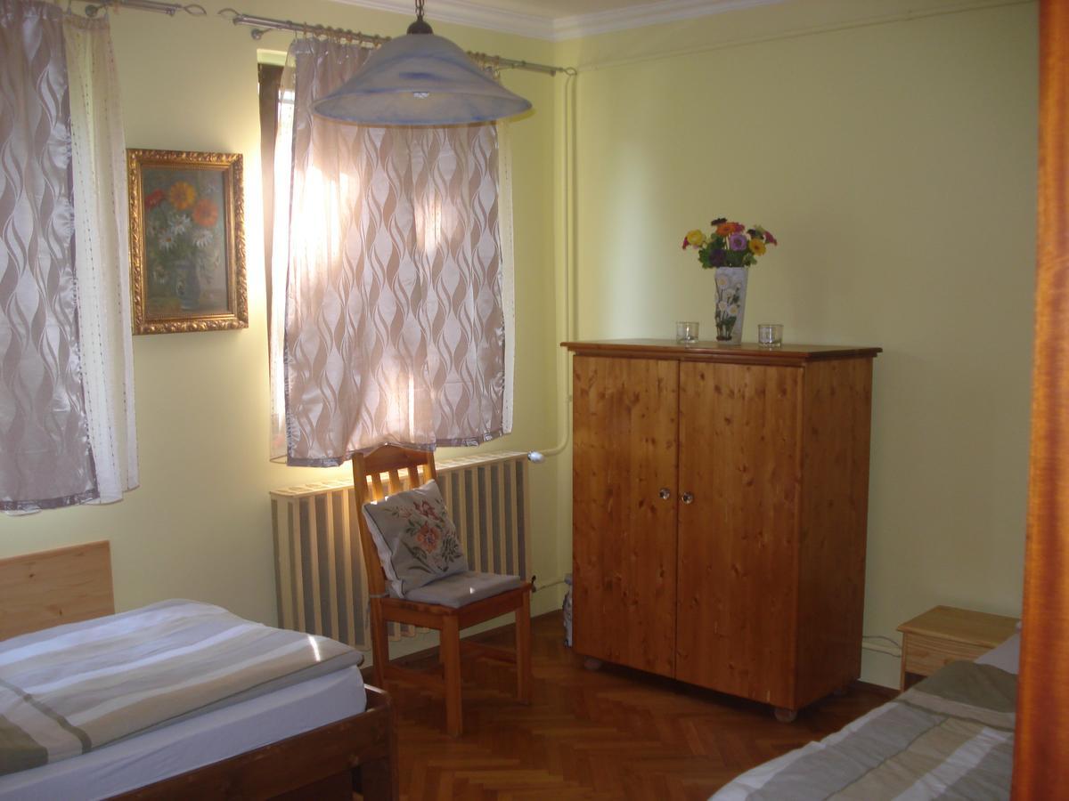 Eszter Apartman Eger Zewnętrze zdjęcie