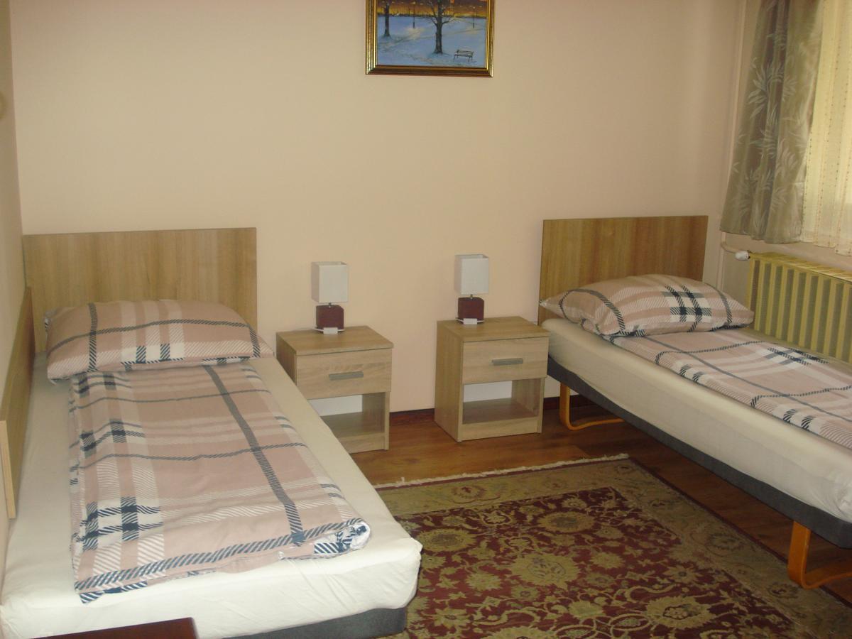 Eszter Apartman Eger Zewnętrze zdjęcie