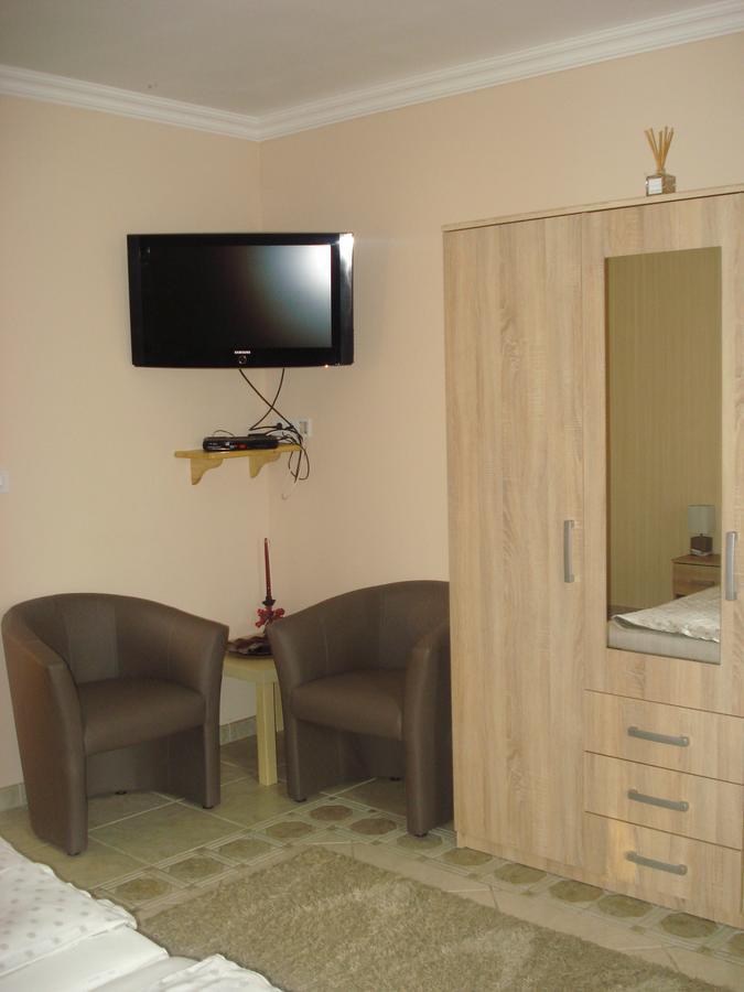 Eszter Apartman Eger Zewnętrze zdjęcie